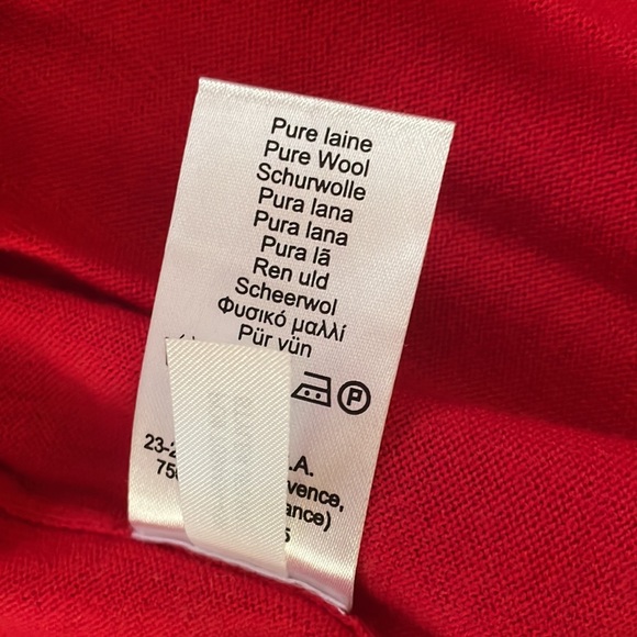 Lacoste 100% Merino wool skirt. Red. - Picture 7 of 9